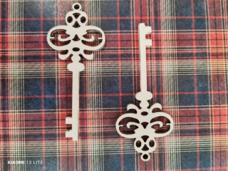 Drevený kľúč VINTAGE biely, 8cm, 2ks/bal